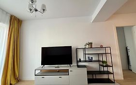 C-Entral Apartments Bucharest With Private Parking